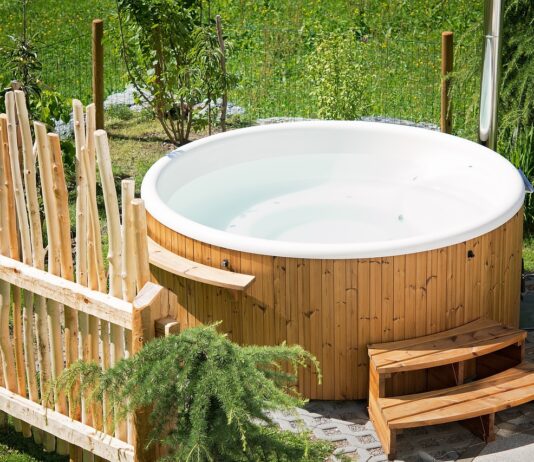 Elektrische hottubs en bubbelbaden: de ultieme badervaring voor elk huis
